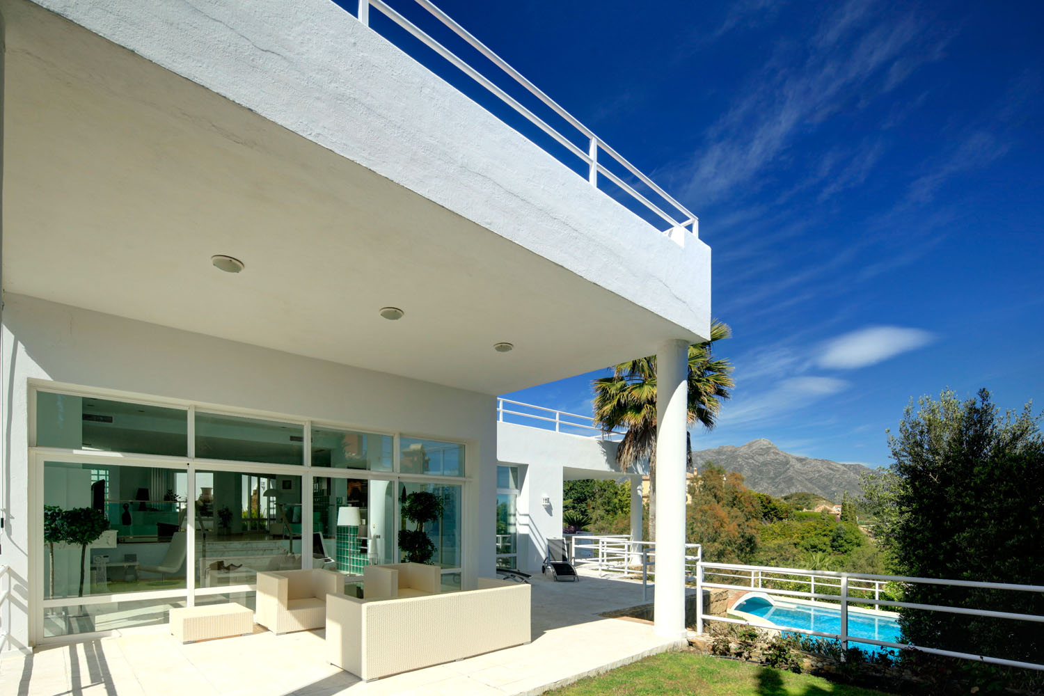 Villa Moderna con vistas panorámicas