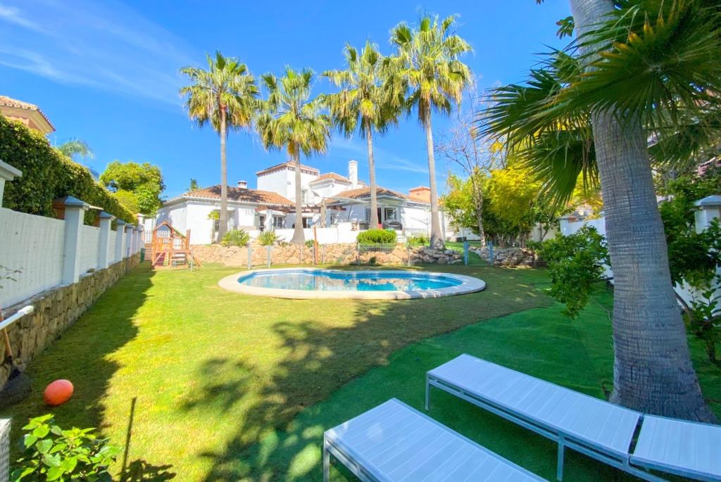 Villa en alquiler en Rio Real-Los Monteros (Marbella)